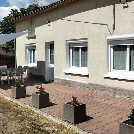 Le P'Tit Quebecois Villa Les-Trois-Moutiers Exterior photo